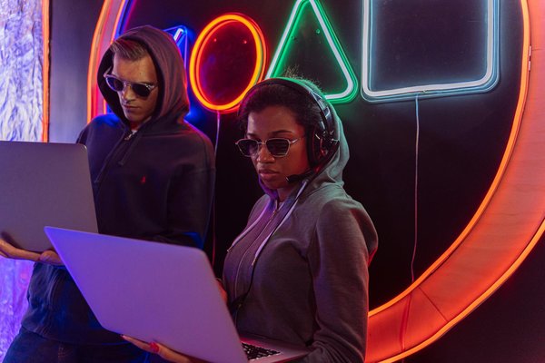 Quels avantages peut-on attendre d'utiliser du matériel informatique neuf ?